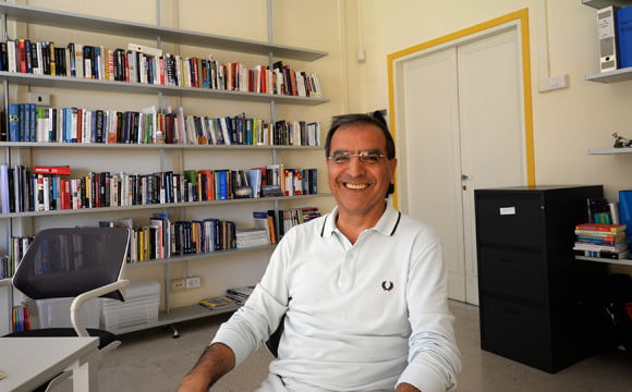Meet the Champion| Alfonso Molina, l’ex rifugiato che insegna a immigrati e nonni