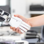 Accanto ai robot impariamo a essere umani